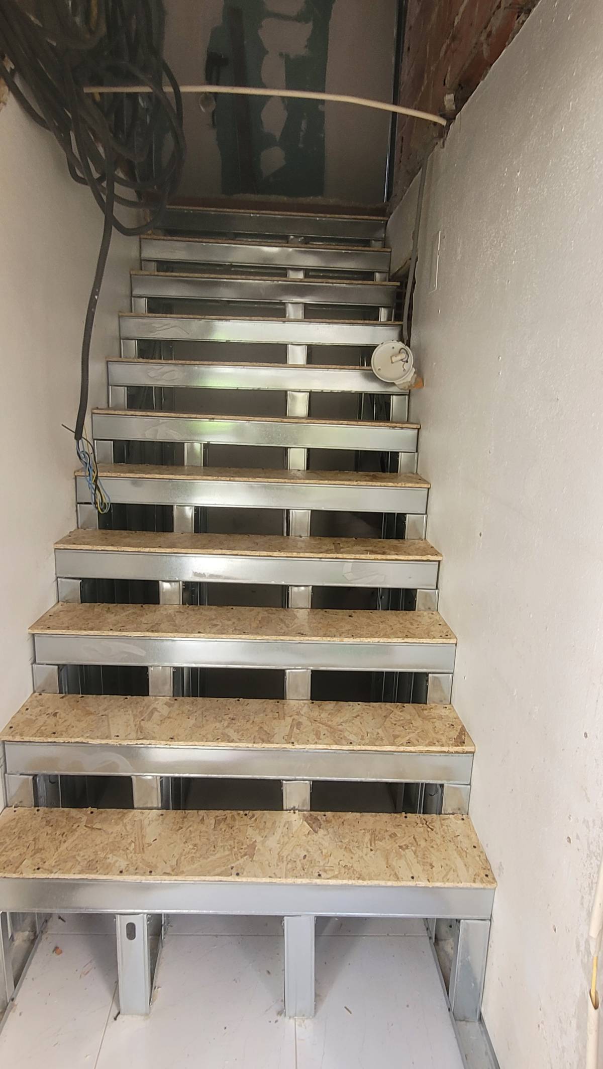 Colinemflecha Unipessoal LDA - Sintra - Montagem de Equipamento Desportivo
