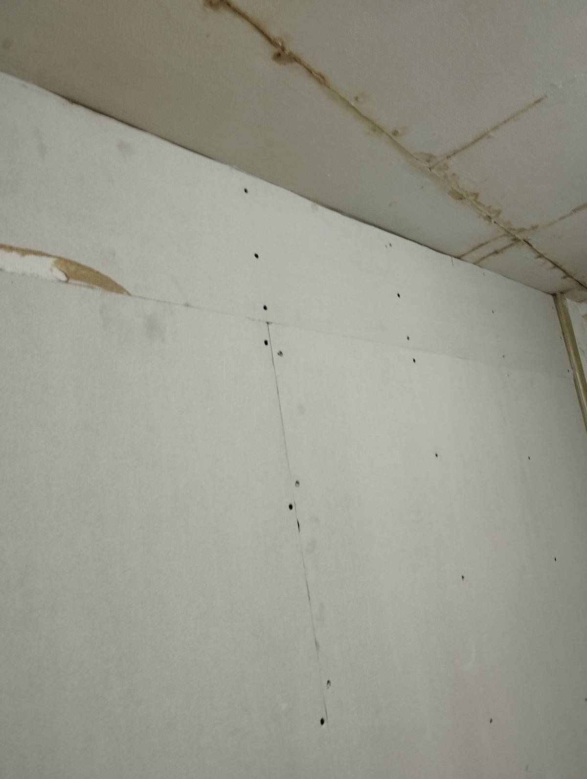Anowar Molla - Lisboa - Drywall Repair and Texturing