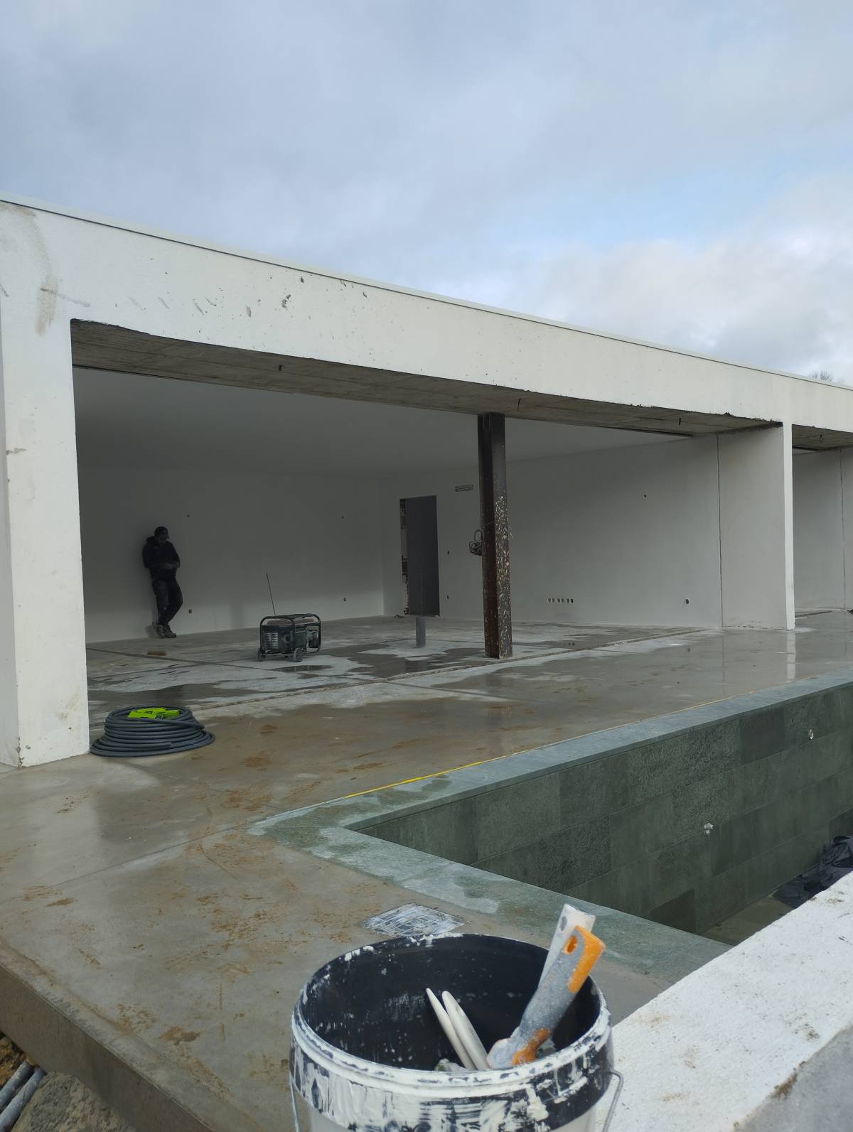 Anowar Molla - Lisboa - Roof Repair or Maintenance