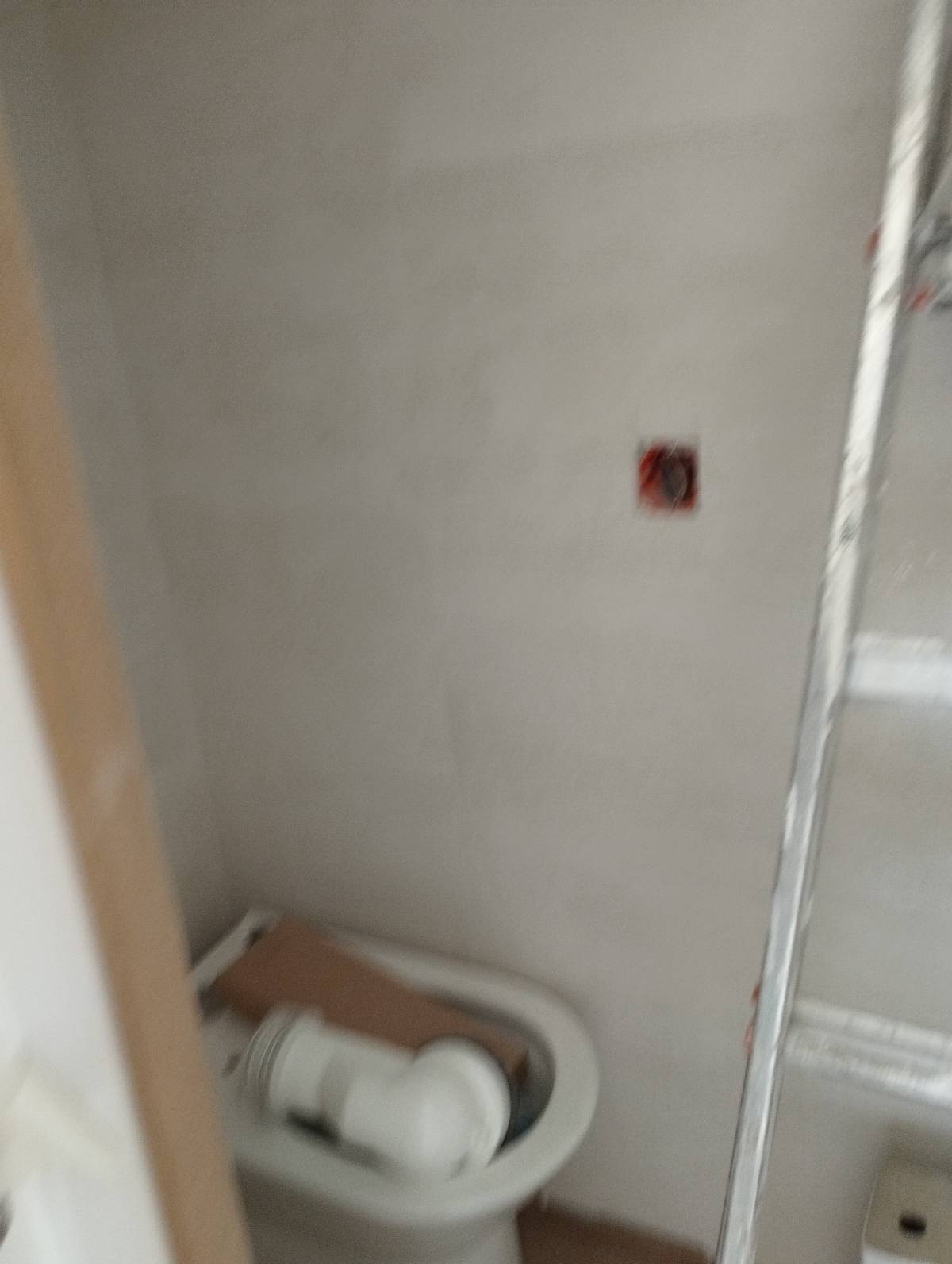 Anowar Molla - Lisboa - Heated Floor Installation
