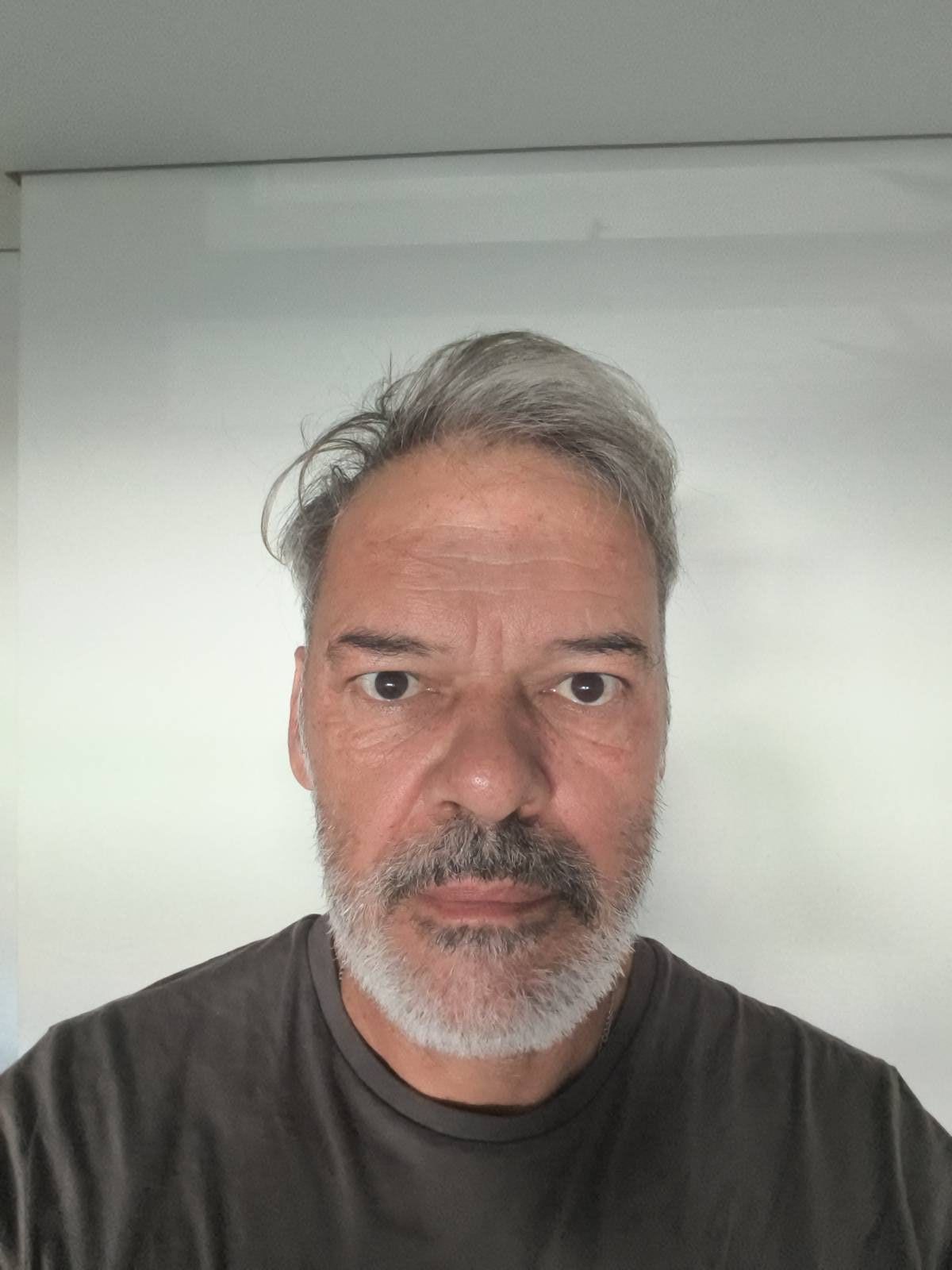 Vítor M. Silva - Vila Nova de Gaia - Montagem de Mesa de Bilhar
