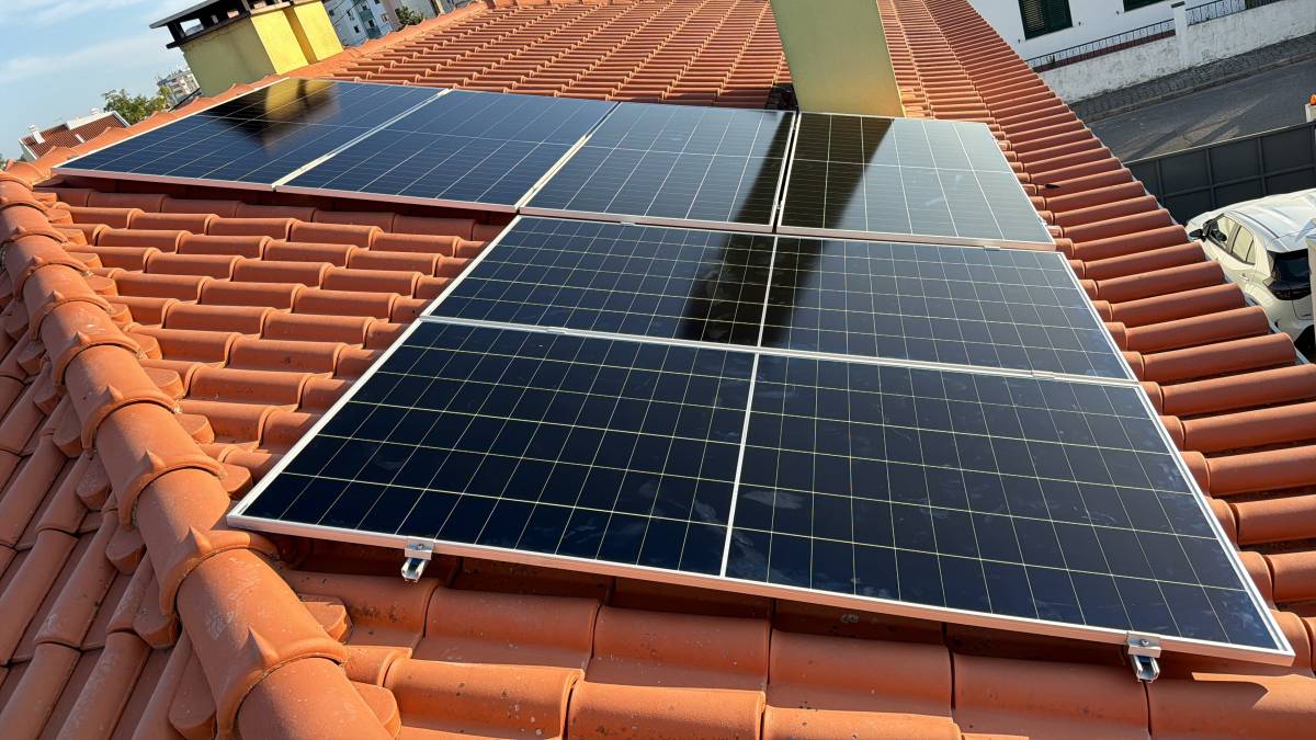 Leandro Oliveira - Barreiro - Instalação de Painel Solar