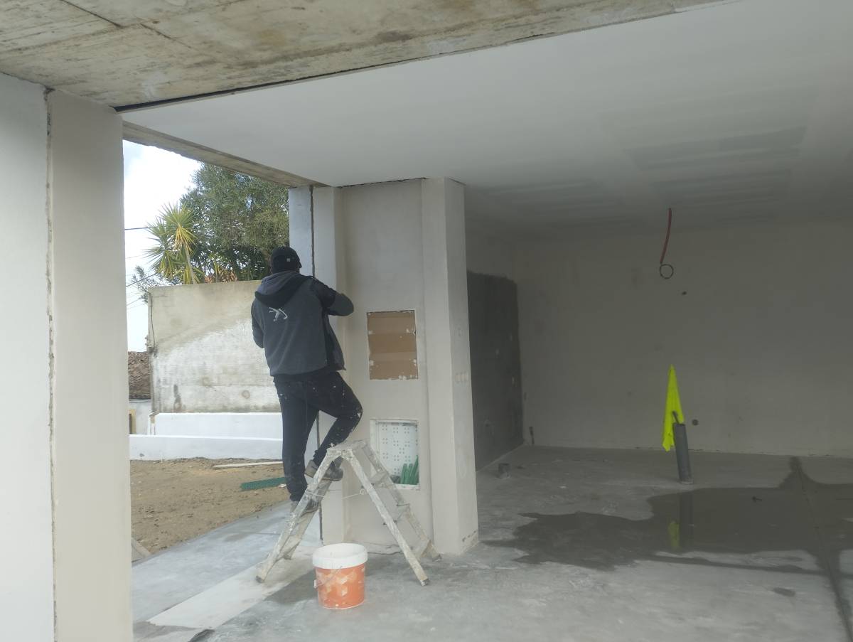 Anowar Molla - Lisboa - Plastering