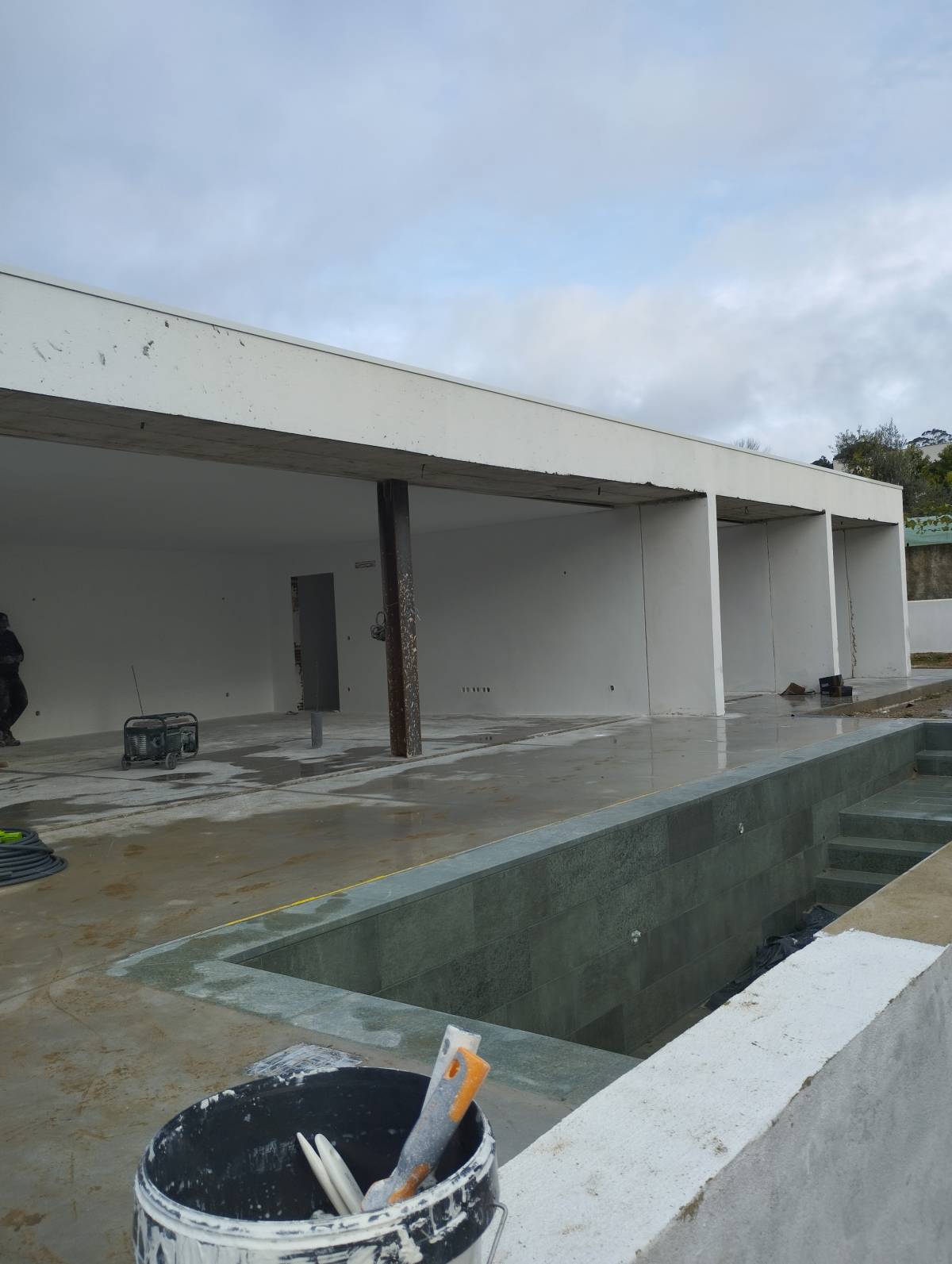Anowar Molla - Lisboa - Stone or Tile Flooring Repair or Partial Replacement