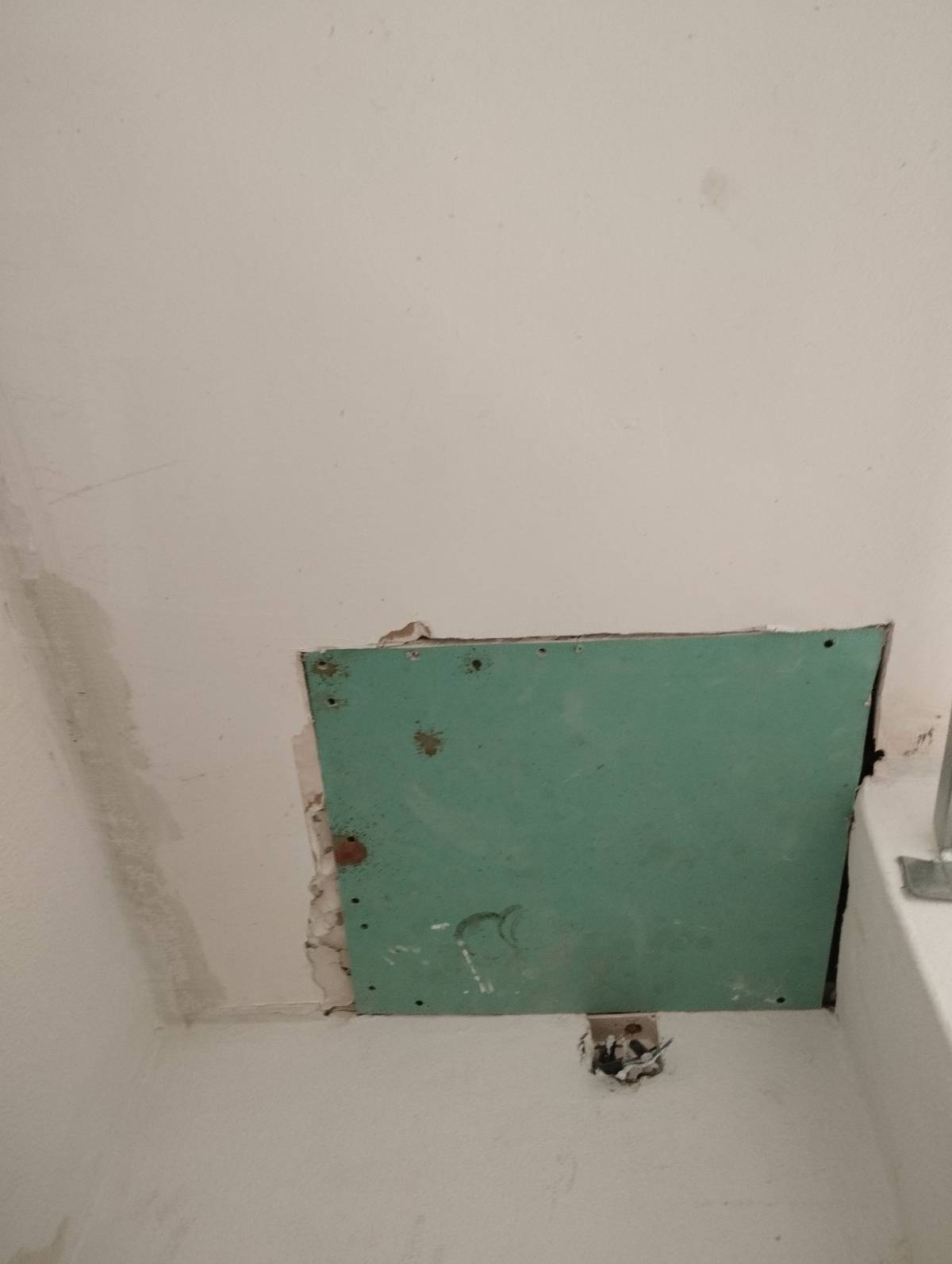 Anowar Molla - Lisboa - Roof Cleaning
