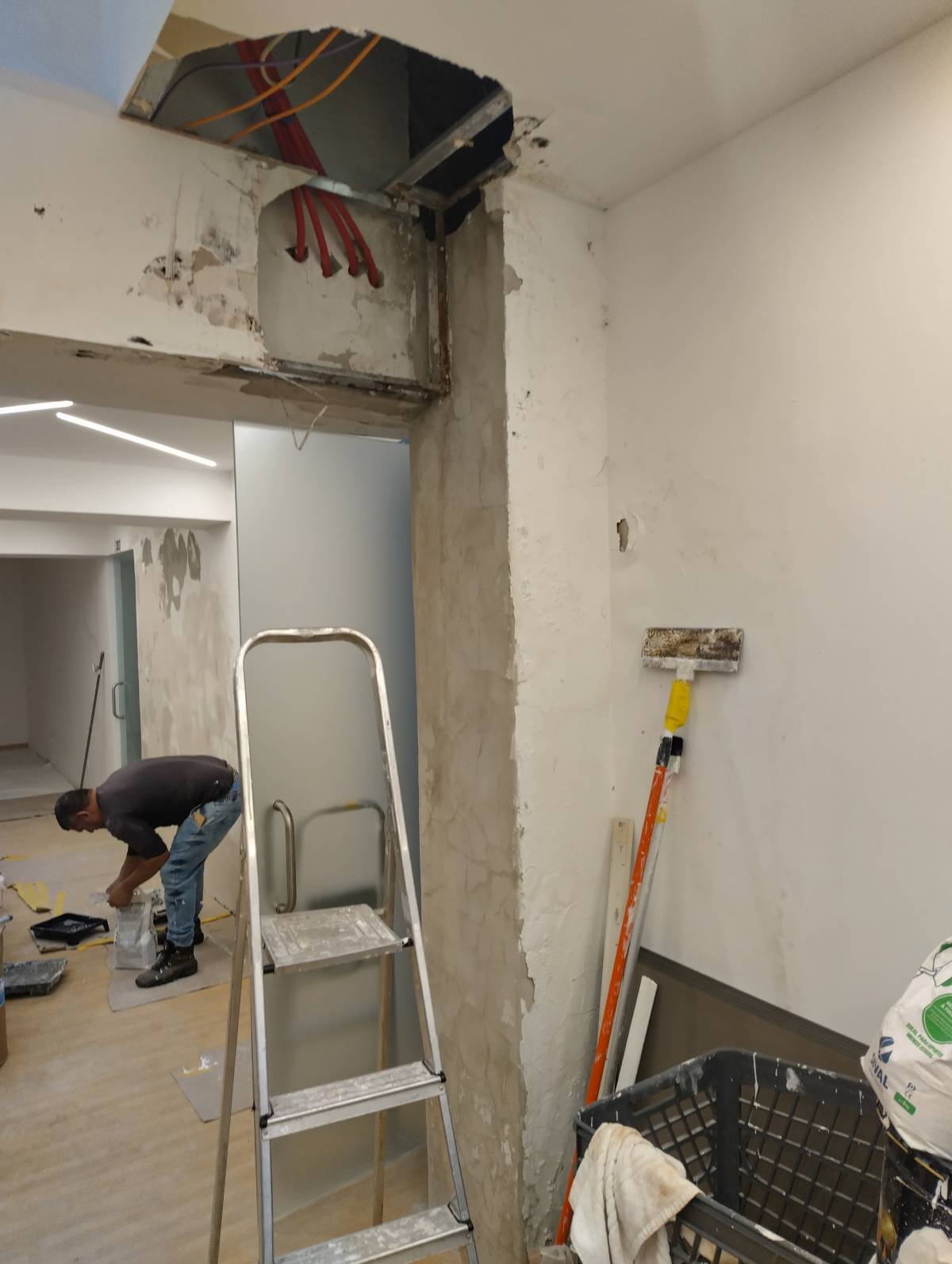 Marcelo carreiro unipessoal LDA - Cascais - Adición de pared interior