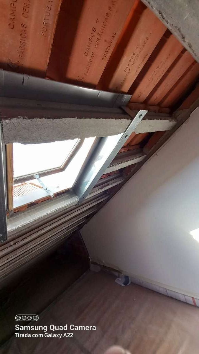 Carlos Saraiva - Odivelas - Siding Installation, Repair, or Removal