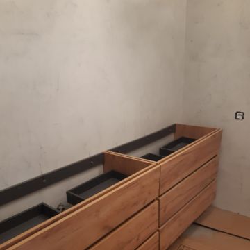 Josué Asseiceiro - Seixal - Innenwand einbauen