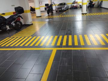 Anowar Molla - Lisboa - Hardwood Floor Installation