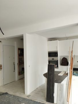 Anowar Molla - Lisboa - Door Repair
