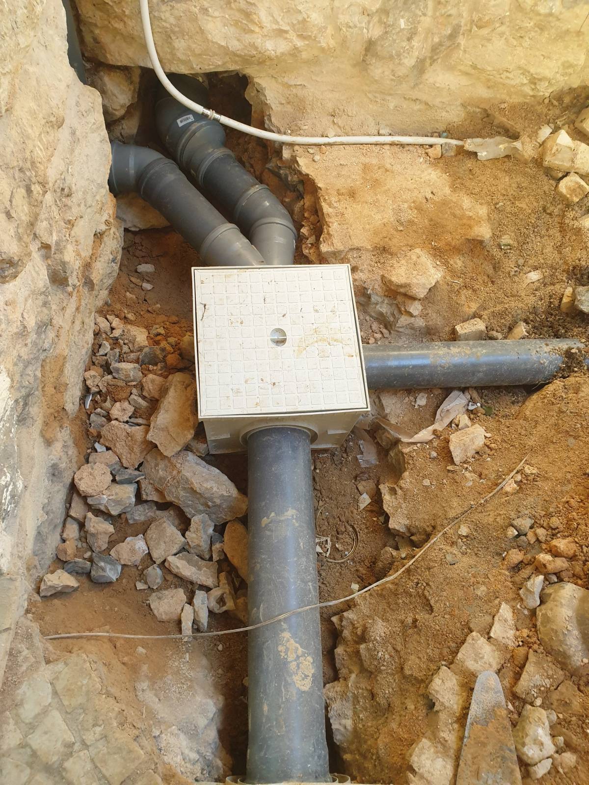 Casa do pai Remodelações - Sintra - Instalação de Pavimento em Pedra ou Ladrilho