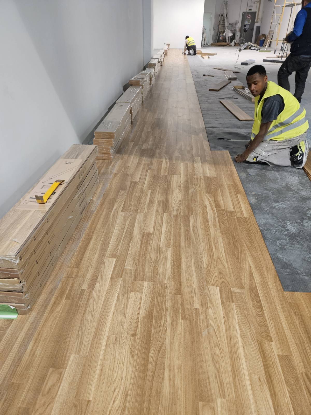 Casa do pai Remodelações - Sintra - Instalação, Reparação ou Remoção de Revestimento de Parede