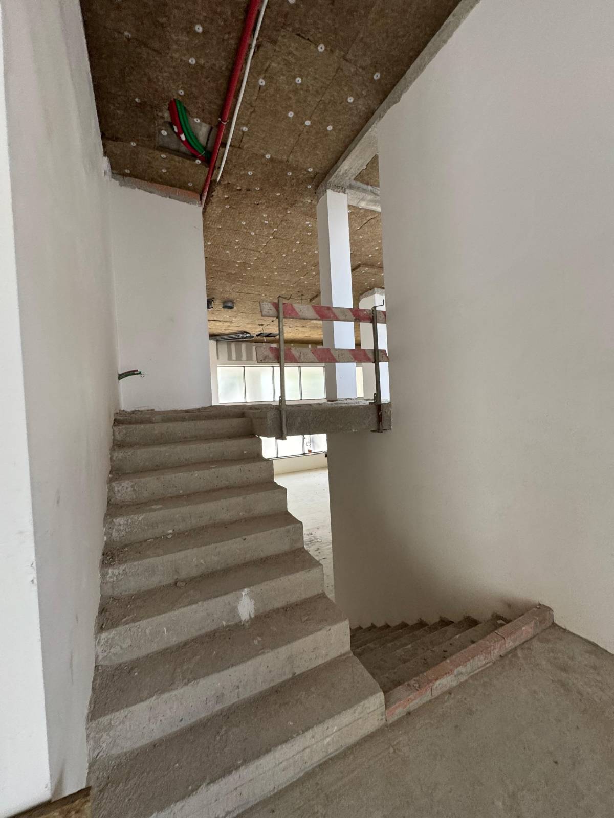 Detalhe Compatível - Henrique Carvalho - Vila Nova de Gaia - Instalação de Lâmpada