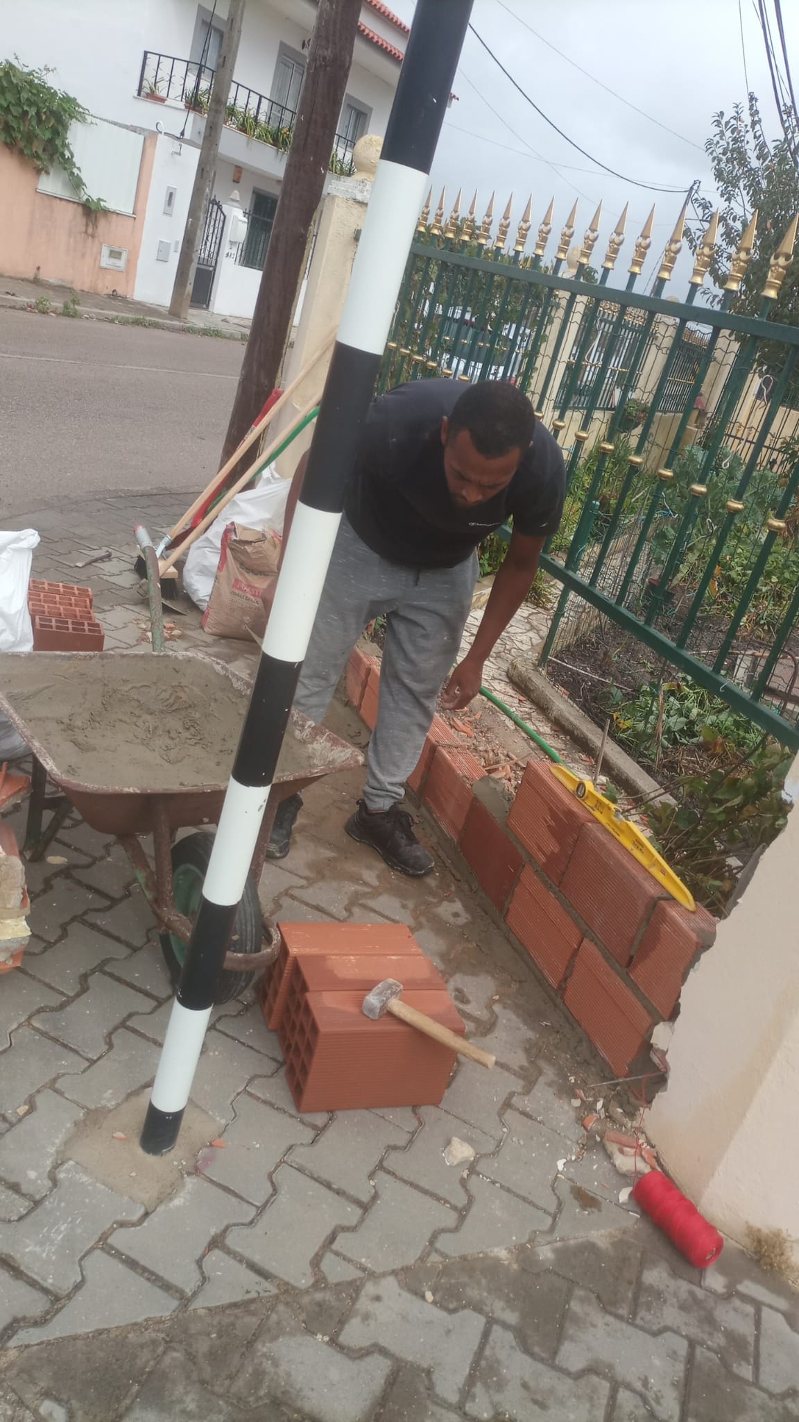 Paulo Camargo - Montijo - Roof Installation or Replacement