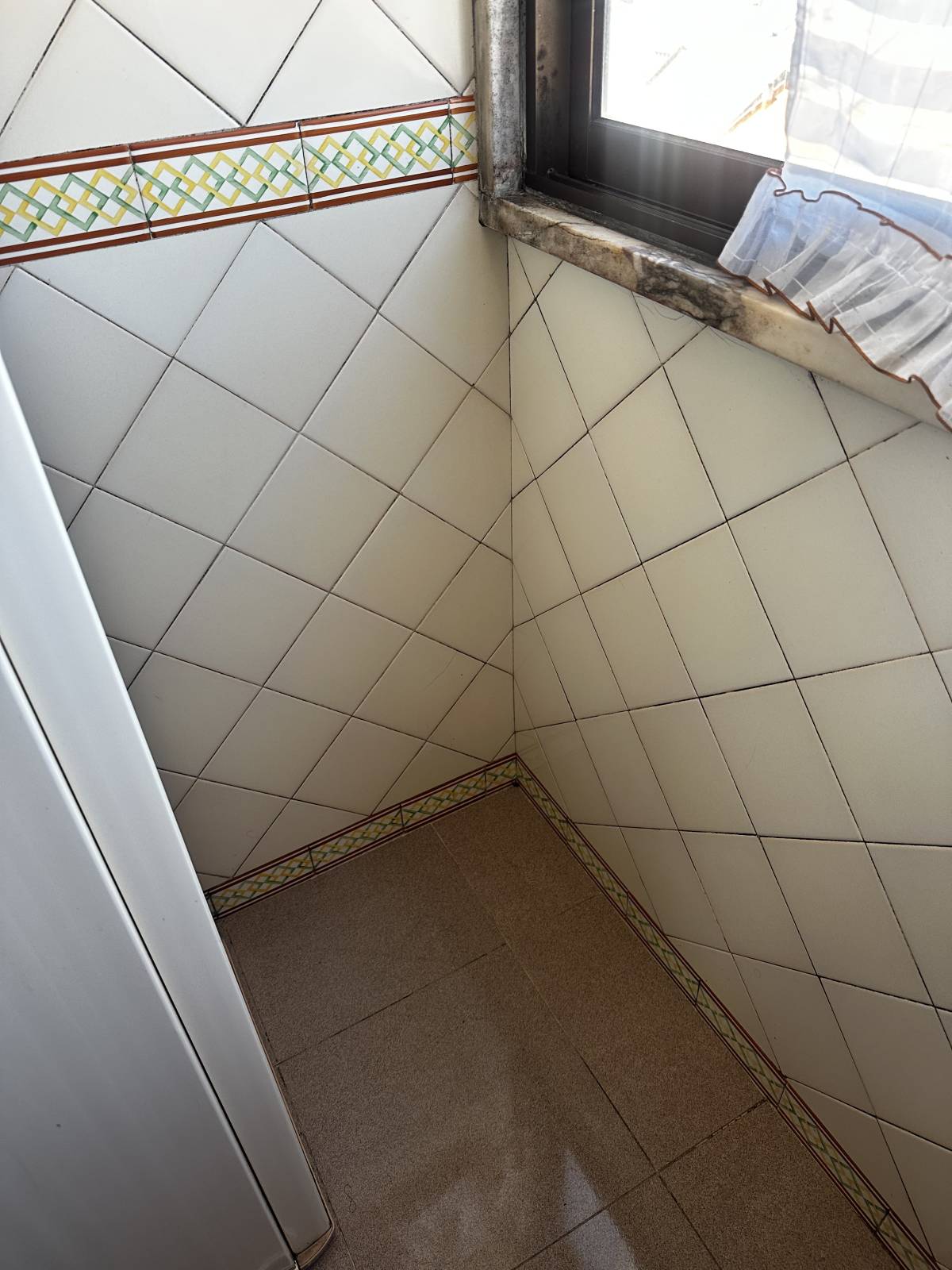 Casa Limpa - Sintra - Reparação de Papel de Parede