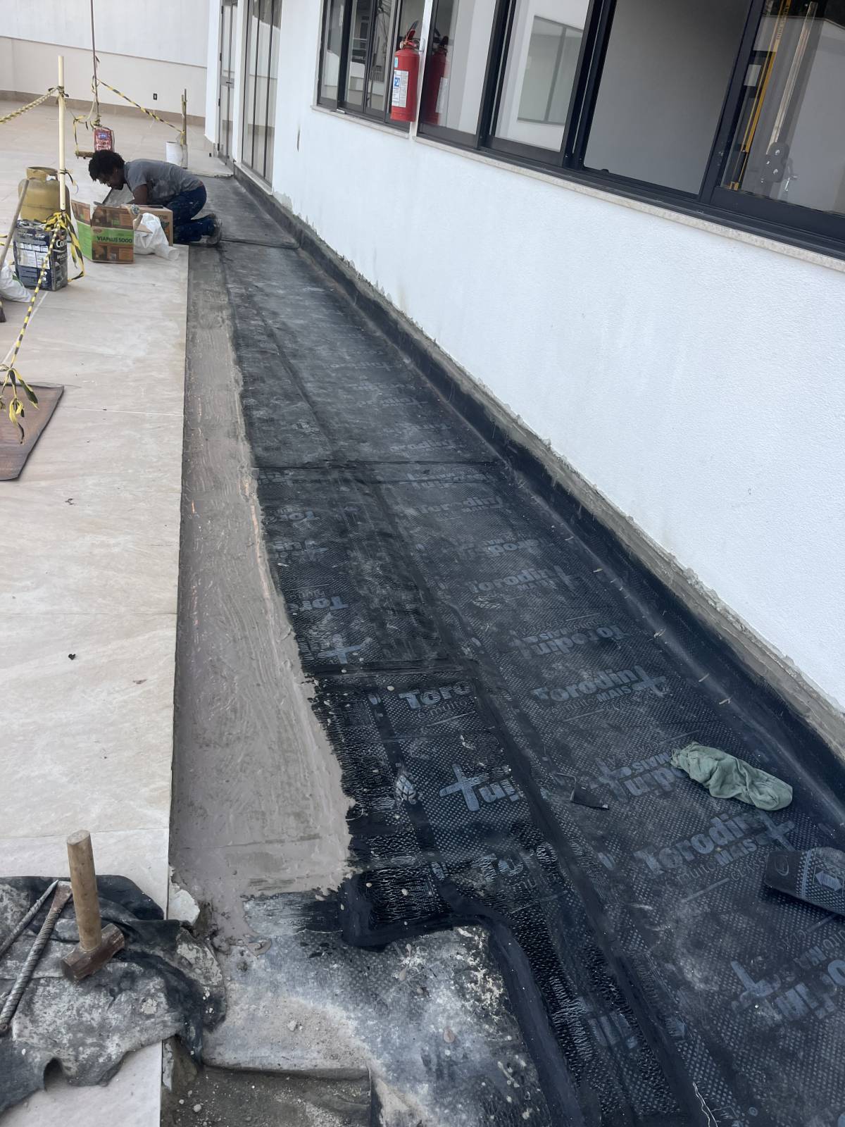 Henrique Martins HR soluções e impermeabilização - Santa Maria da Feira - Instalación de vallas para perros