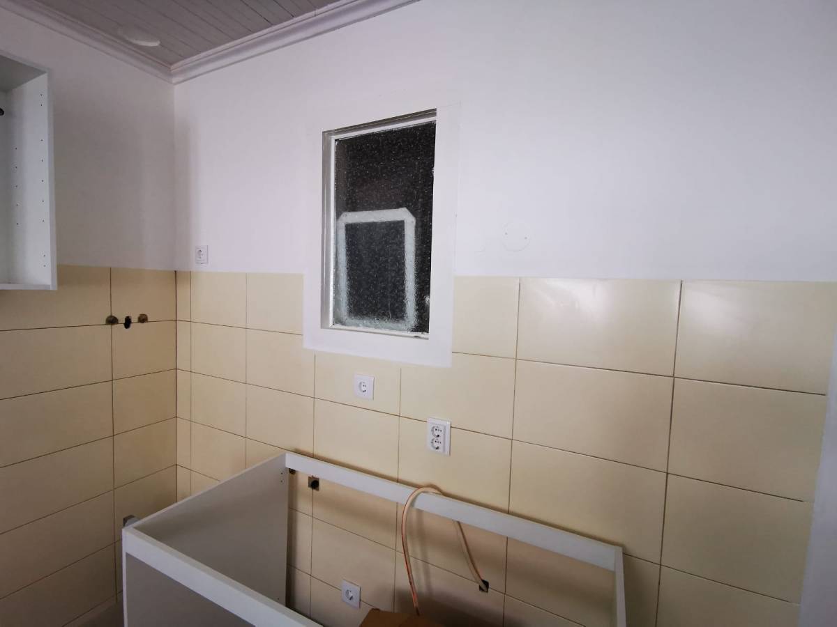 Vitor - Covilhã - Stone or Tile Flooring Installation