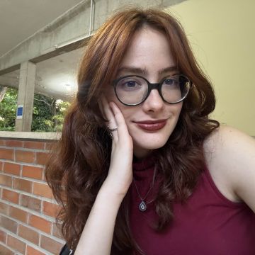 Luiza - Lisboa - Graphiste