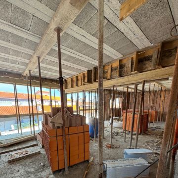Detalhe Compatível - Henrique Carvalho - Vila Nova de Gaia - Instalação de Escadas