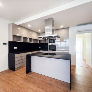 Renova Construtora - Valongo - Trockenbau reparieren und Oberflächenstruktur geben