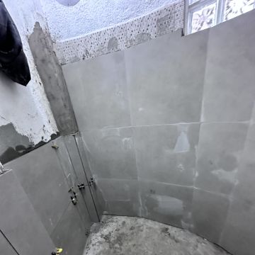 Henrique Martins HR soluções e impermeabilização - Santa Maria da Feira - Instalación de la puertas para mascotas