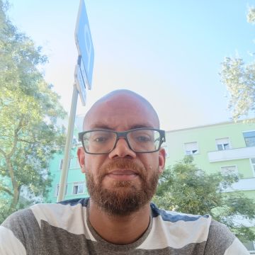 Rogério Pedro - Almada - Instalação de Pavimento em Pedra ou Ladrilho