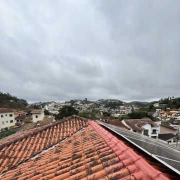 Henrique Martins HR soluções e impermeabilização - Santa Maria da Feira - Cortar y podar el césped