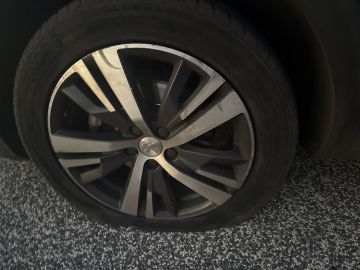 Garagem de Pneus de Carro