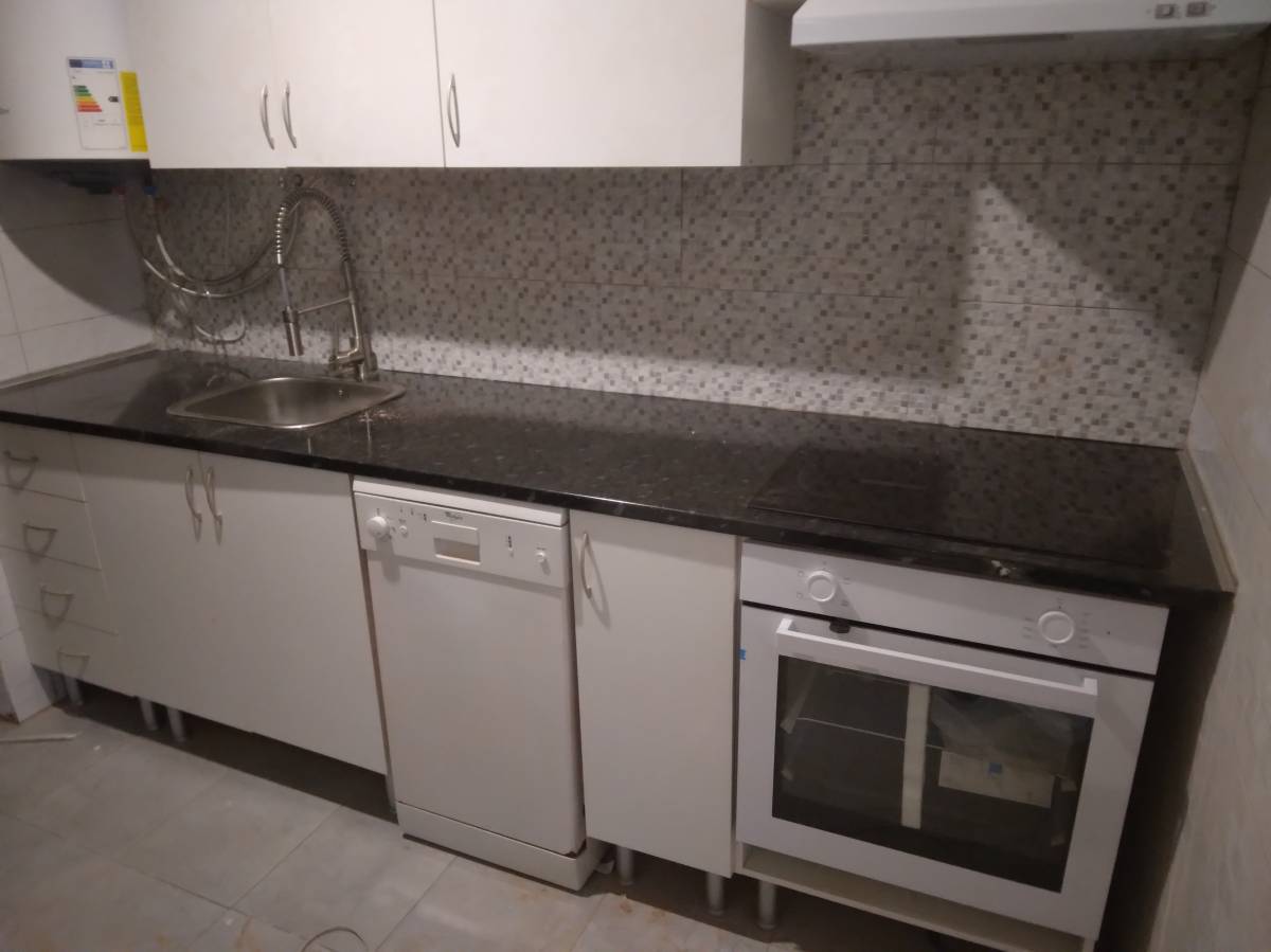 Renovar Remodelações - Sintra - Bodenfliesen verlegen