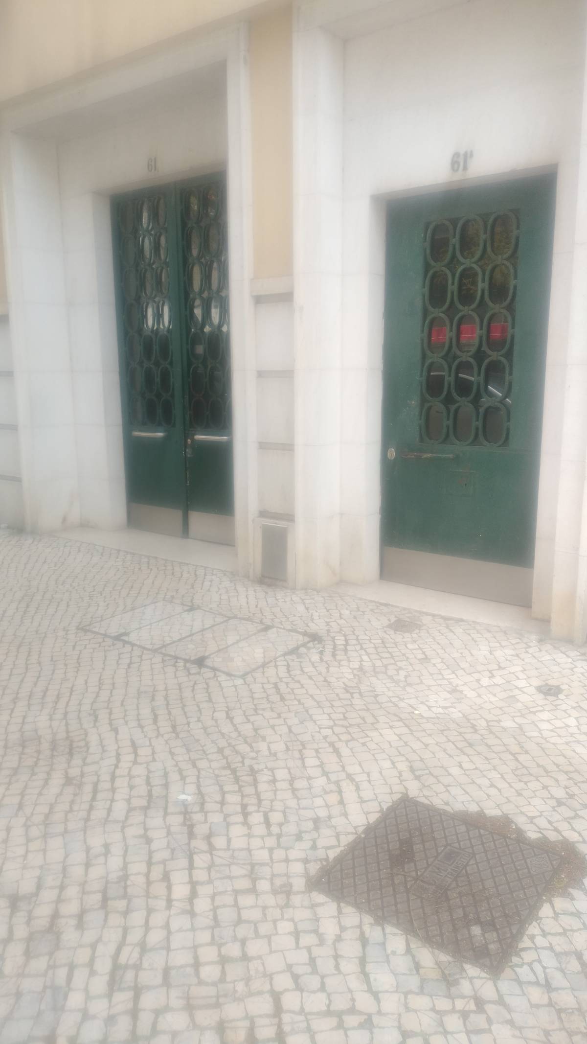 M,R - Lisboa - Instalação de Lâmpada