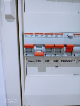 Eletricista (Problemas Elétricos)