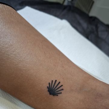 EC TATTOO STUDIO - Lourinhã - Piercer