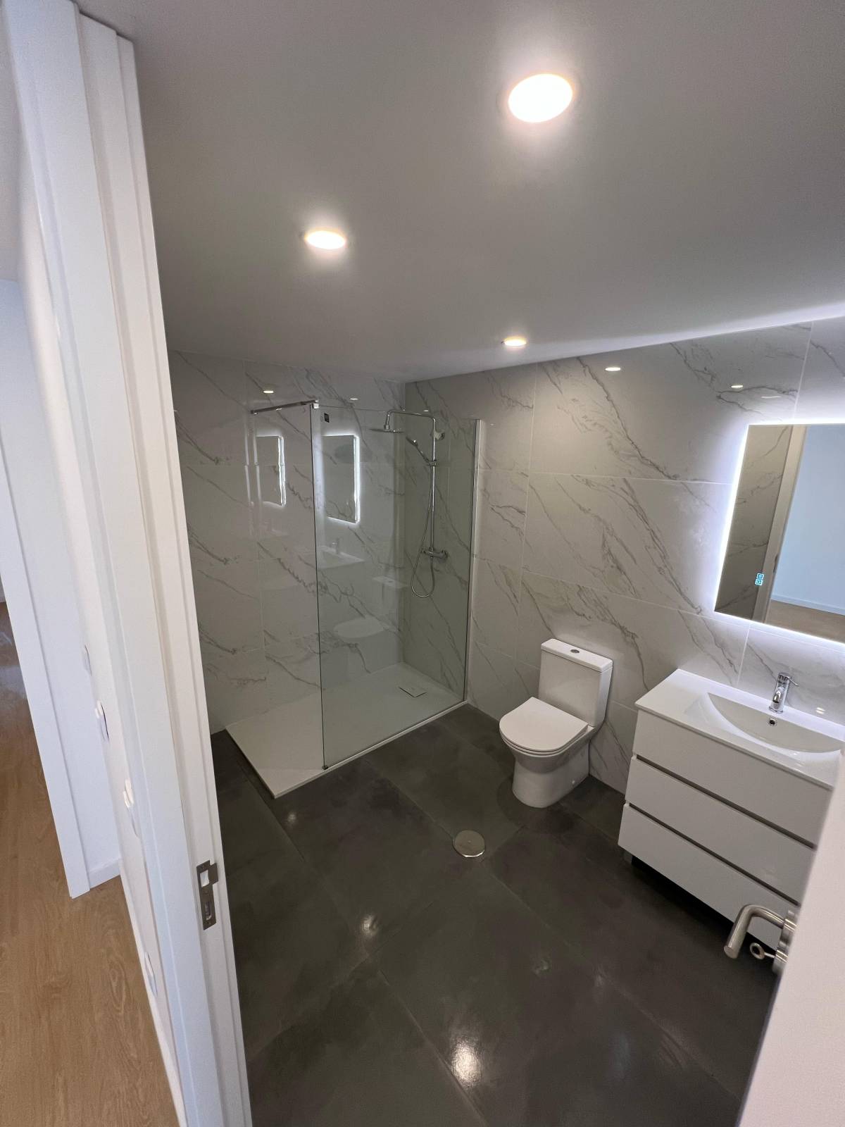 MM Global - Vila Nova de Gaia - Walls, Framing, and Stairs