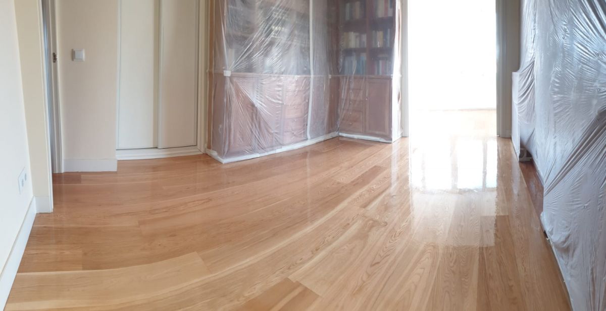 HT Servicos - Porto - Door Painting