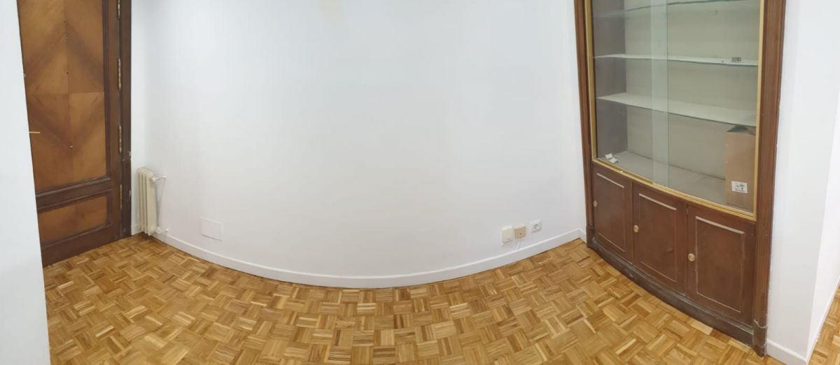 HT Servicos - Porto - Door Repair
