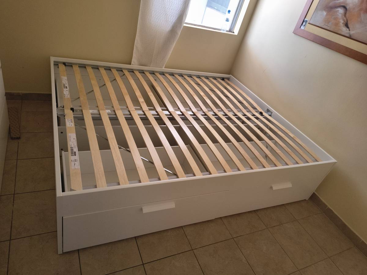 Francisco Jeneumar montador - Silves - Montagem de Mobiliário IKEA