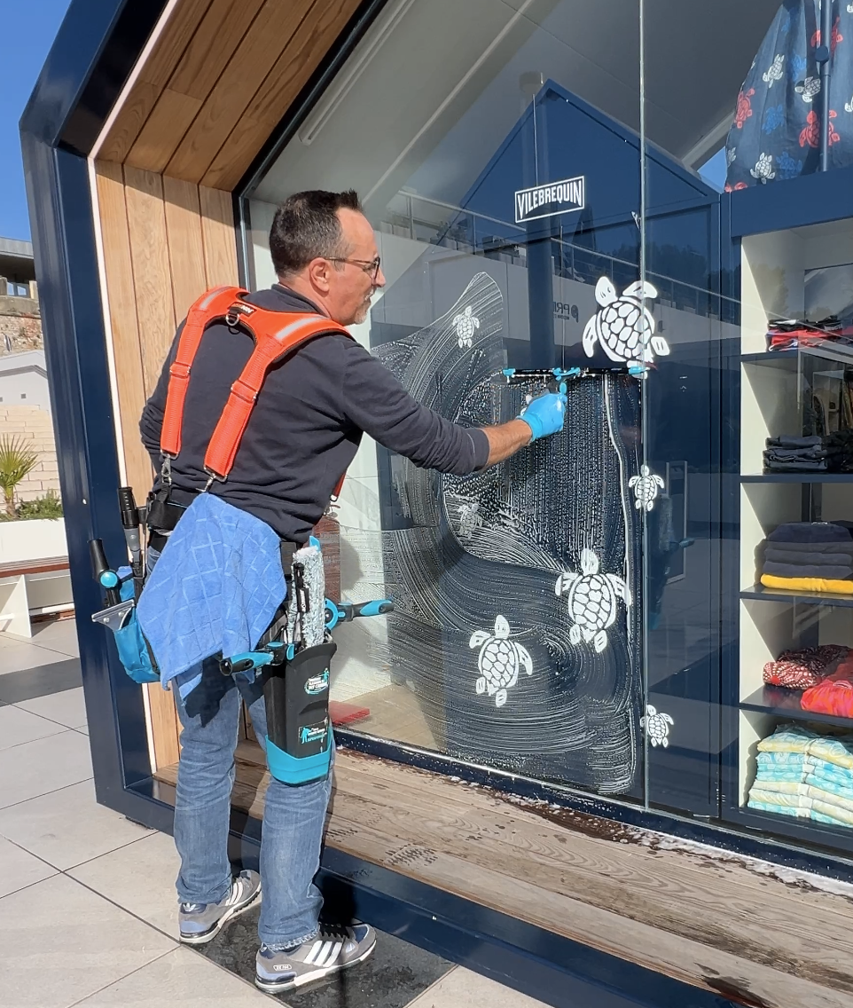 Limpezas Exteriores - Cascais - Windows Cleaning