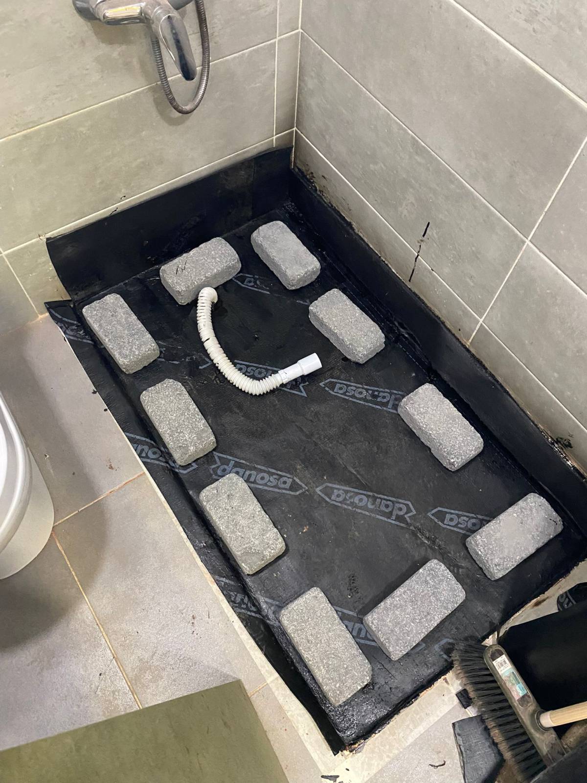 RemodelaPrime - RIBEIRO & UDNO, LDA - Lisboa - Rohrleitungen reparieren