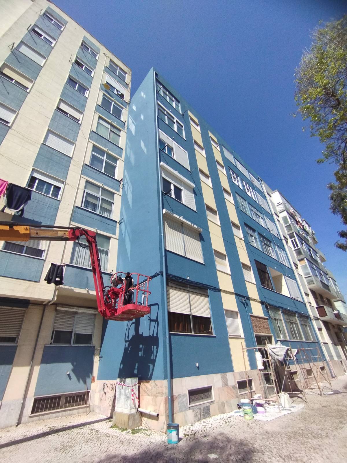AF Reformas e Pinturas - Setúbal - Außenanstrich