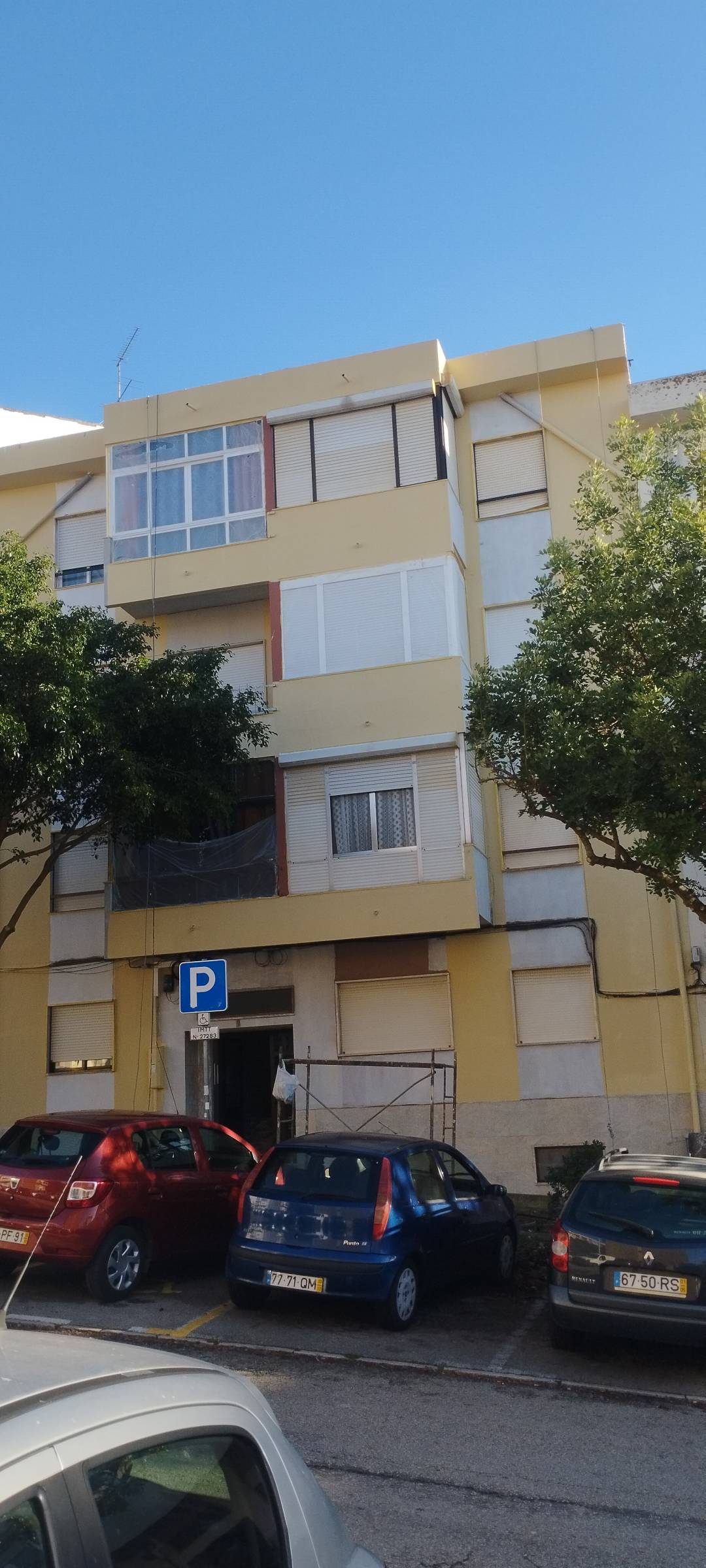 AF Reformas e Pinturas - Setúbal - Tür lackieren