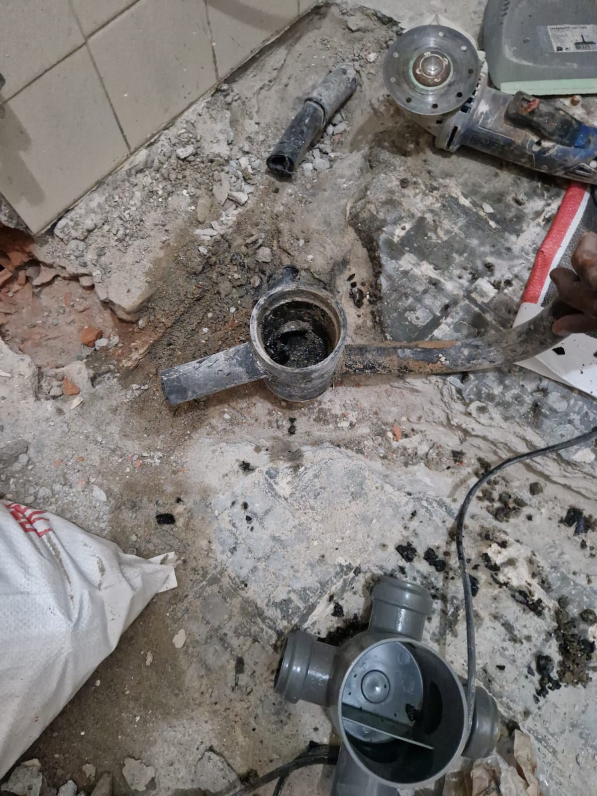 FAST WISE Lda - Sintra - Tile Installation