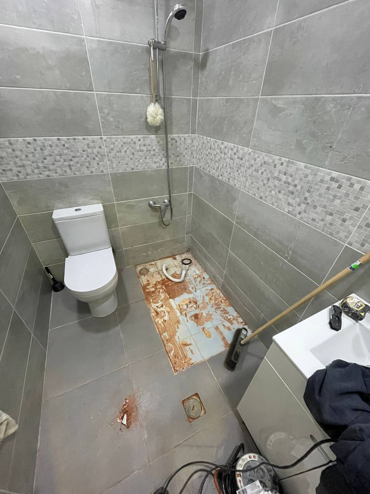RemodelaPrime - RIBEIRO & UDNO, LDA - Lisboa - Badsanierung