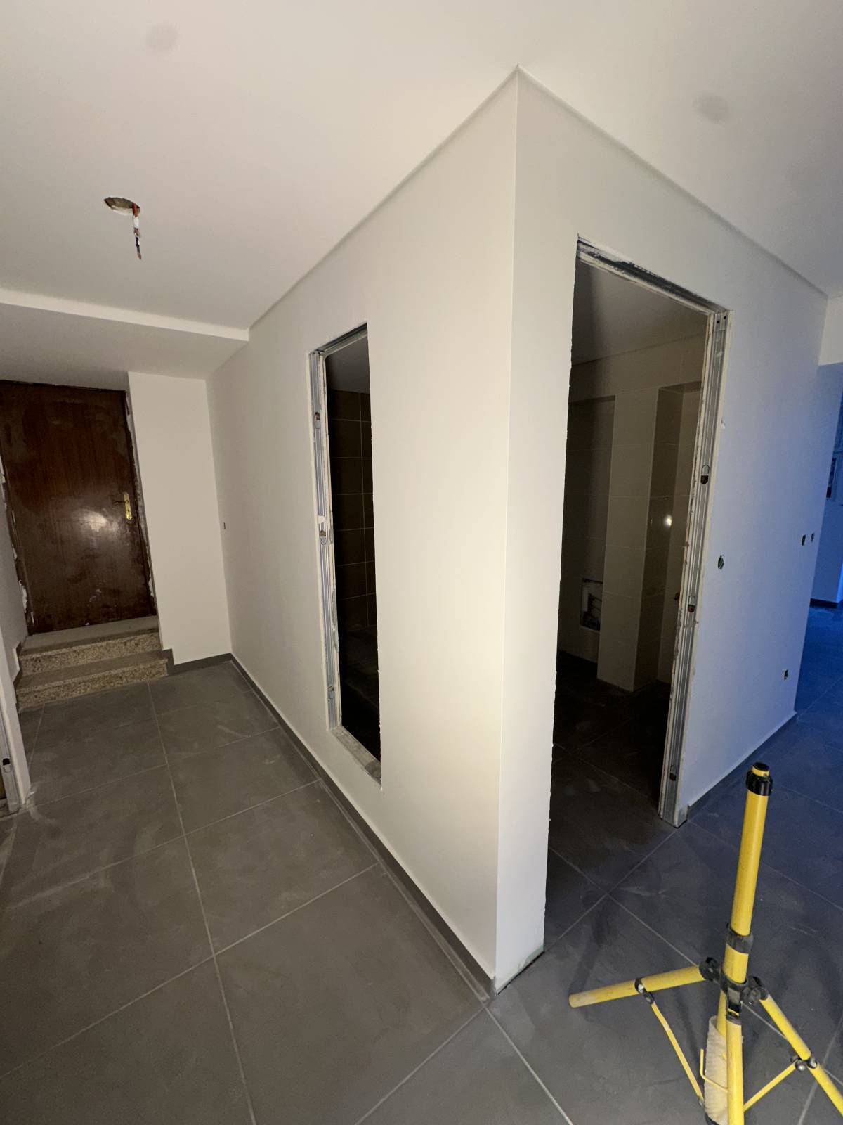 Gustavo Paiva - Portimão - Stone or Tile Flooring Installation
