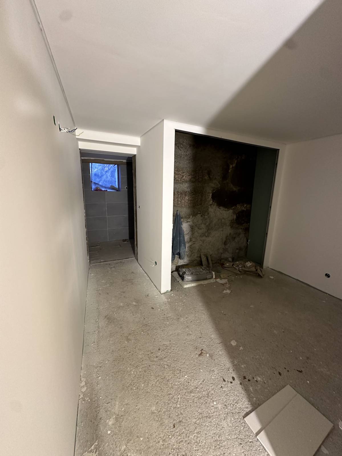Gustavo Paiva - Portimão - Interior Wall Addition