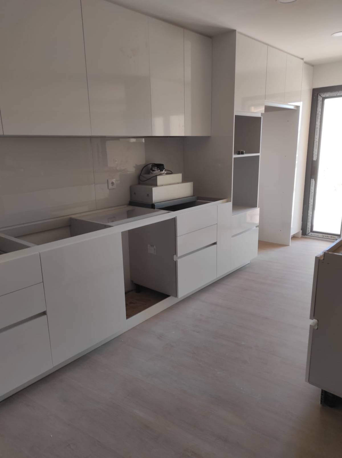J.e R remodelação - Loures - Instalação de Tubos de Canalização