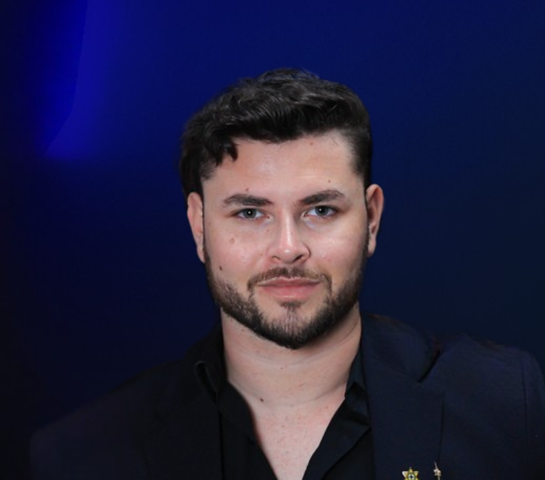 Leandro Otero - Bragança - Logo Design