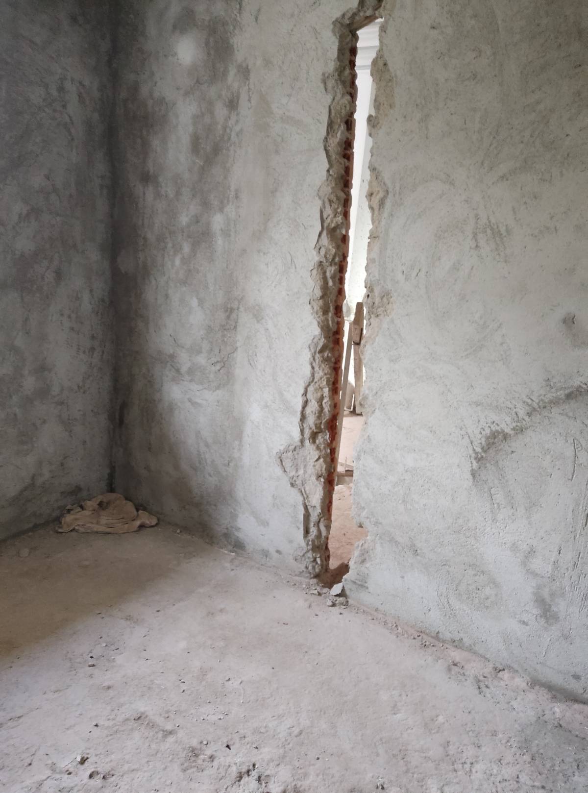 Luís Construções e Remodelações - Lisboa - Interior Wall Addition