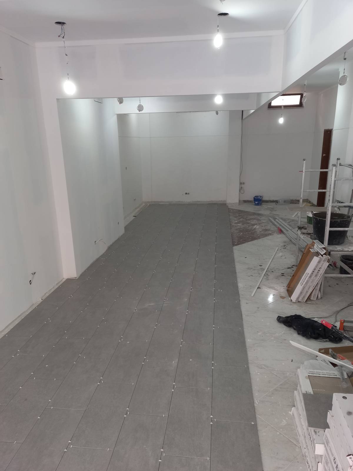 Modern Home Remodelação - Almada - Revestimento de Pavimento
