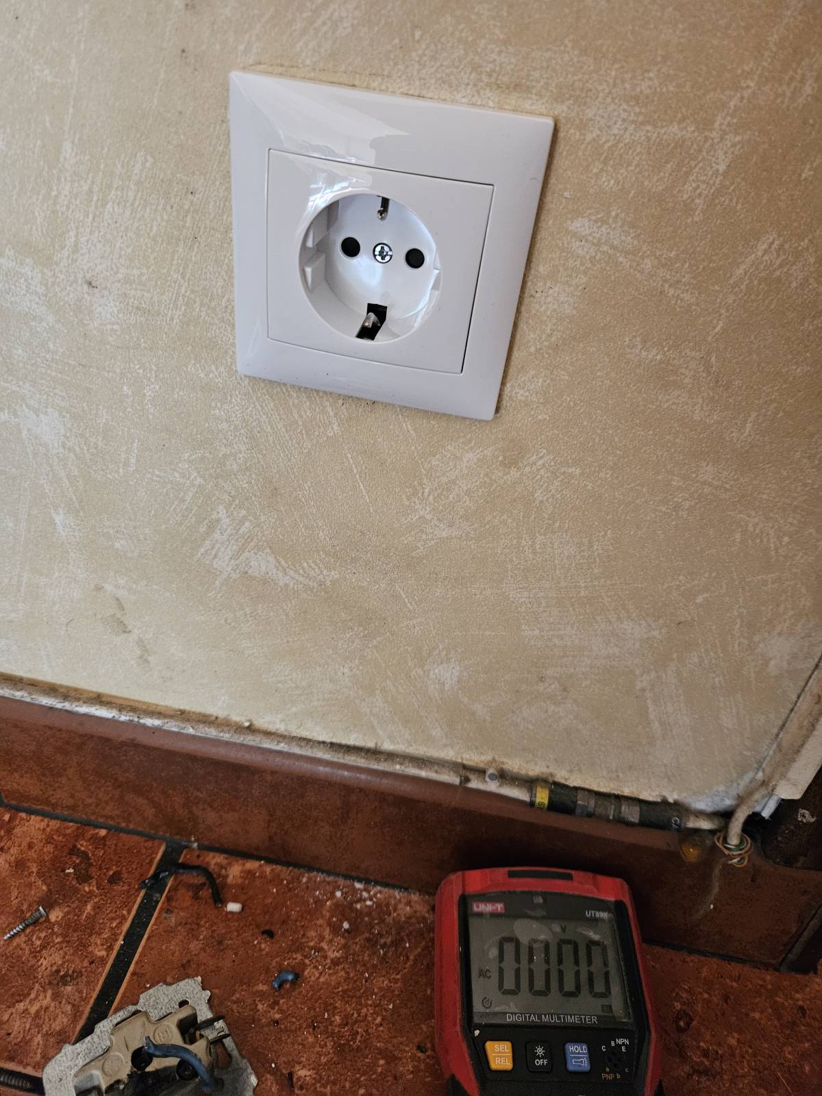O Oliveira 360 - Braga - Circuit Breaker Panel or Fuse Box Repair
