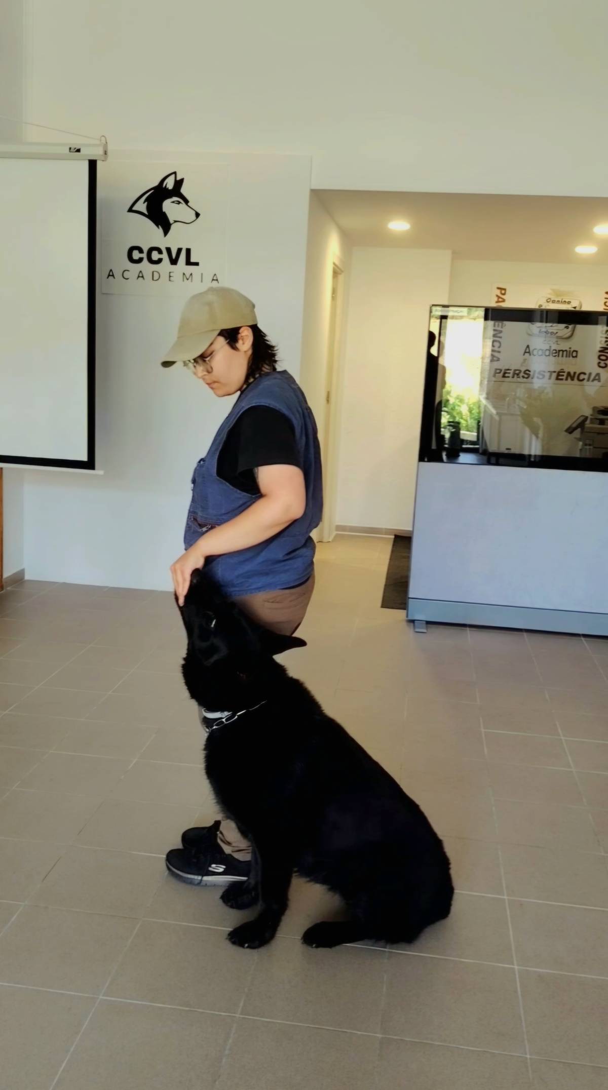 Bruna Mendes| Leal Canino - Sintra - Adiestramiento de perros